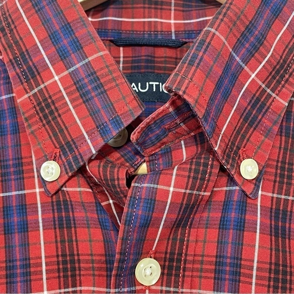 Nautica Shirt Mens Small Plaid Wrinkle Resistant Cotton Button Up Red Blue - Picture 4 of 9